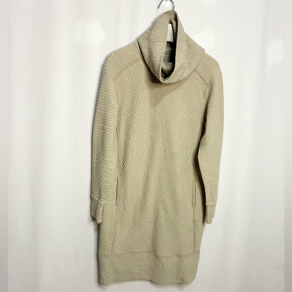 Lululemon On Repeat Dress - Picture 6 of 10